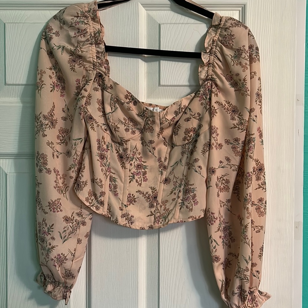 Astr the label top